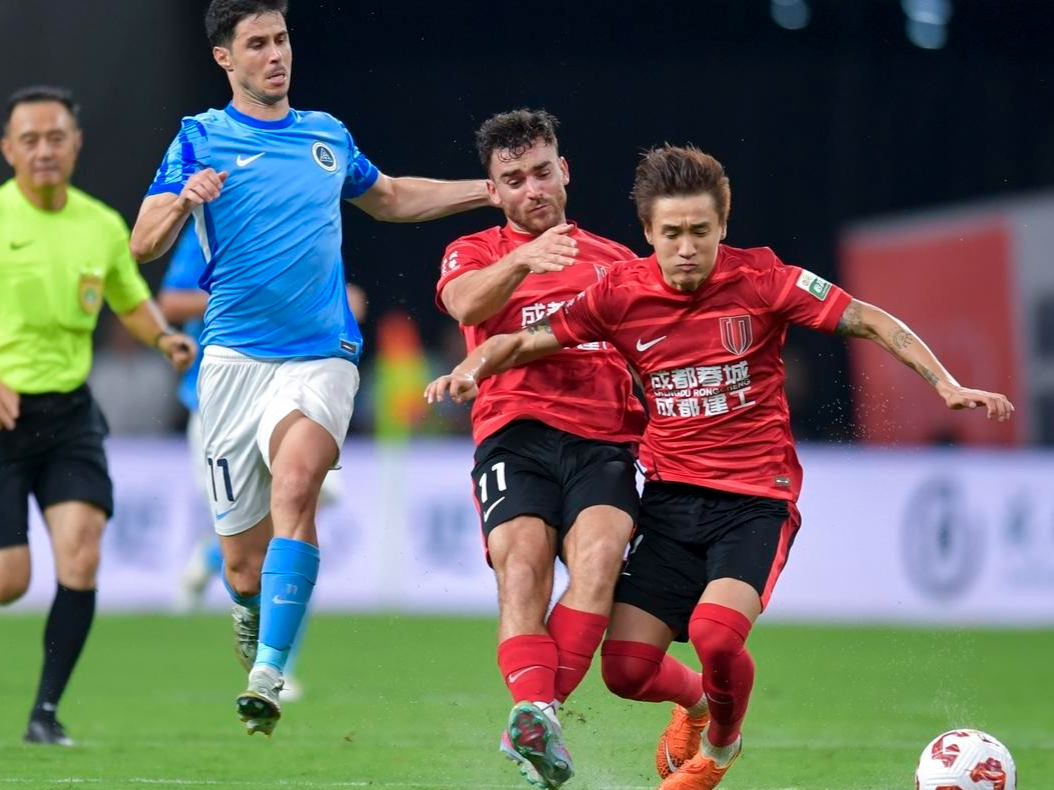 九游娱乐-赛地聚焦：意大利杯赛后热度飙升，曼城豪取连胜，压力陡增，团队化学反应显著 