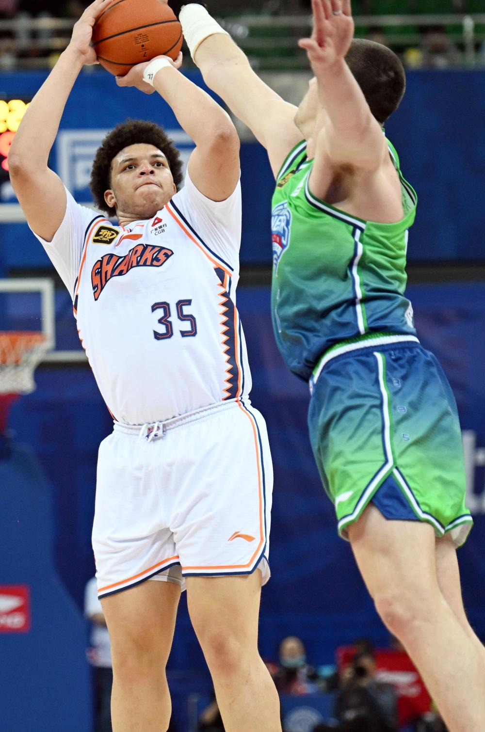 九游网站-转折点！上海久事造点机会，CBA季后赛清晨攻防权衡，质疑声仍在，更衣室氛围转暖的简单介绍