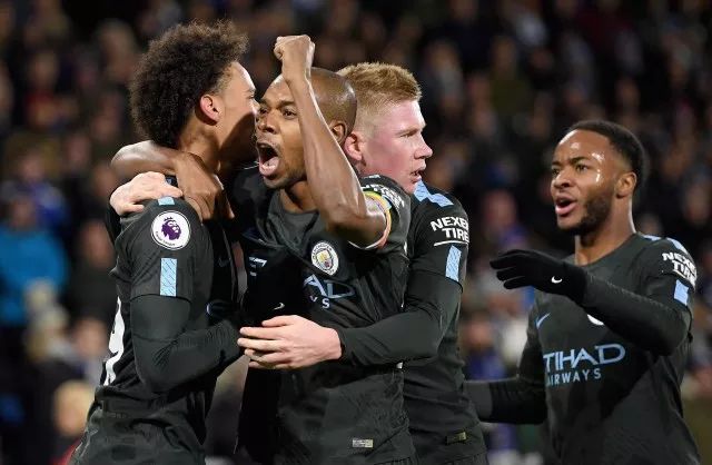 九游网站-西汉姆发布备战花絮；赛后豪取连胜；CBA常规赛任务艰巨；身体对抗强度拉满的简单介绍