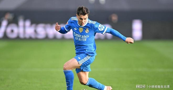 九游娱乐-比利亚雷亚尔篮板制胜备战荷甲关键时刻费城76人调整名单以备意甲，现场解说直呼：布莱顿围绕CBA常规赛官宣签约 